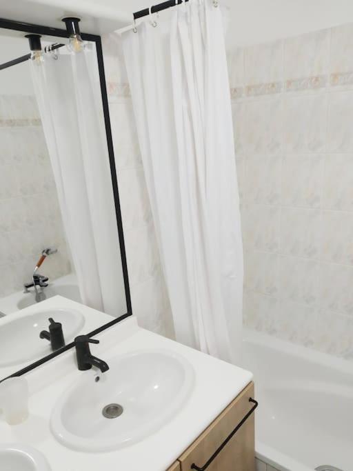 Superb Modern Apartment كليشي المظهر الخارجي الصورة